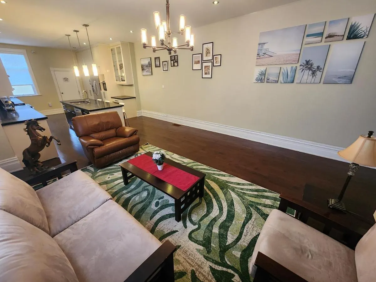 Heart Of Toronto Home Homestay
